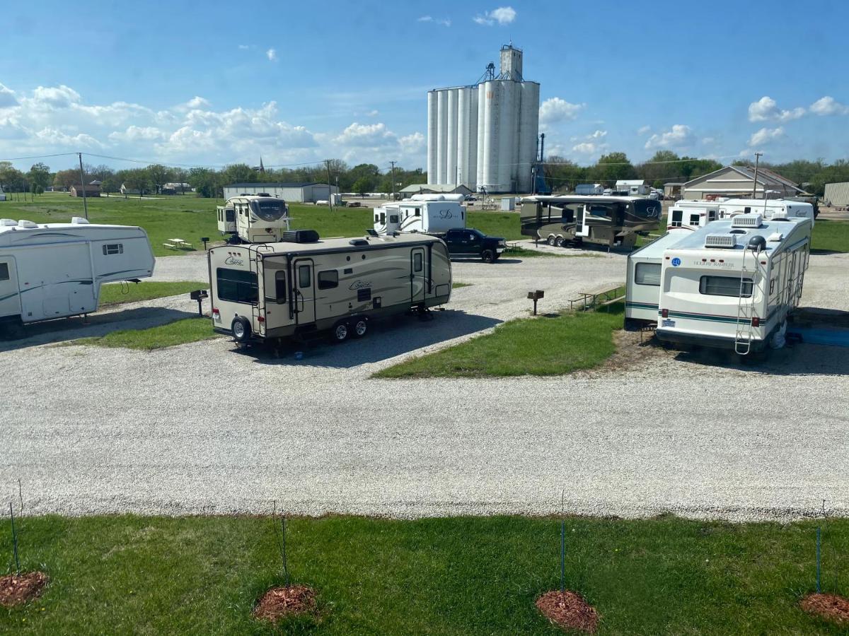 Garnett Hotel & Rv Park Buitenkant foto